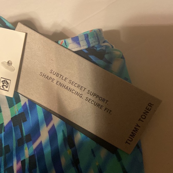 New with tag Kenneth Cole New York size XL one piece swimsuit 🩱 - Picture 5 of 10